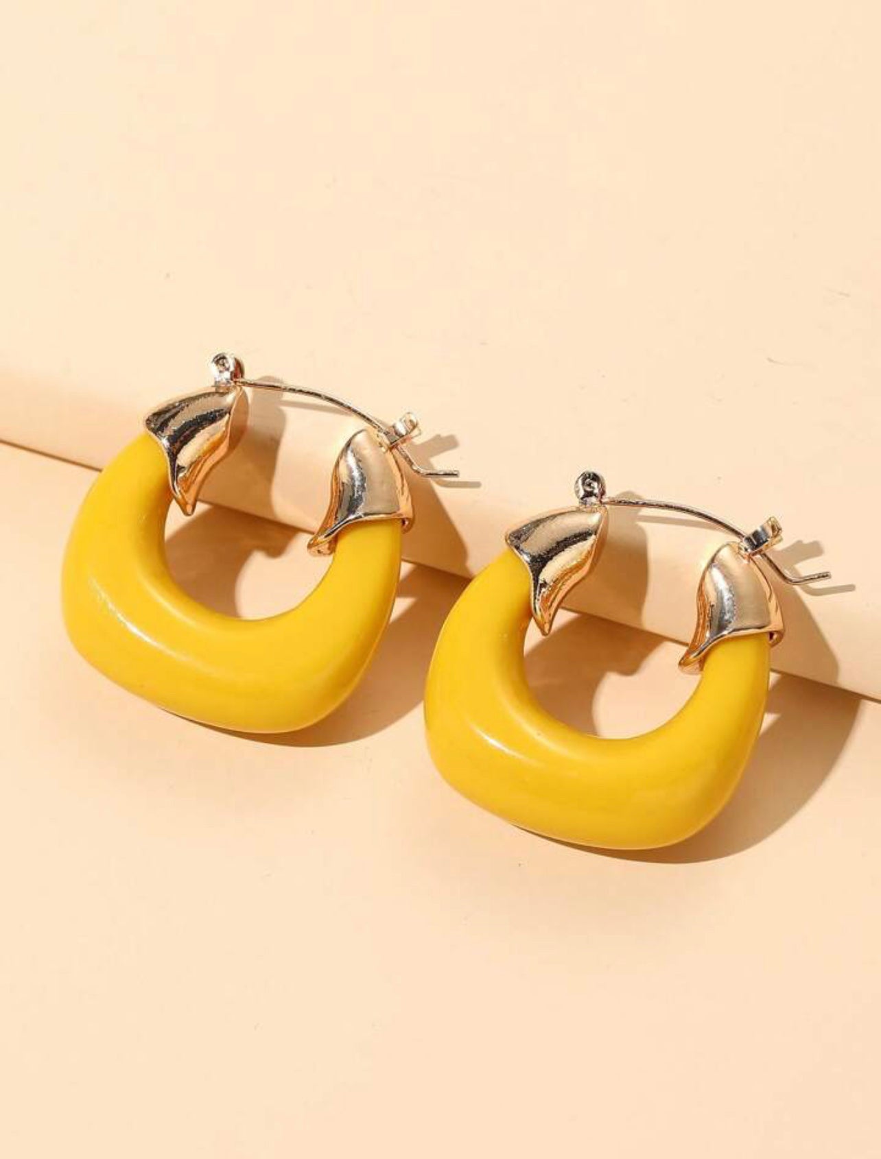 Minimalist Hoop Earring