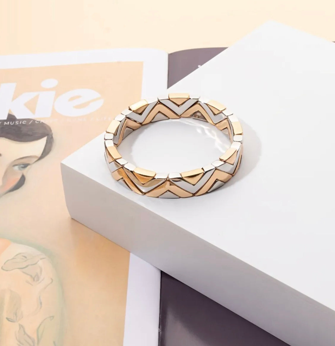 Vibrant Bohemian V-Shaped Enamel Stretch Bracelet