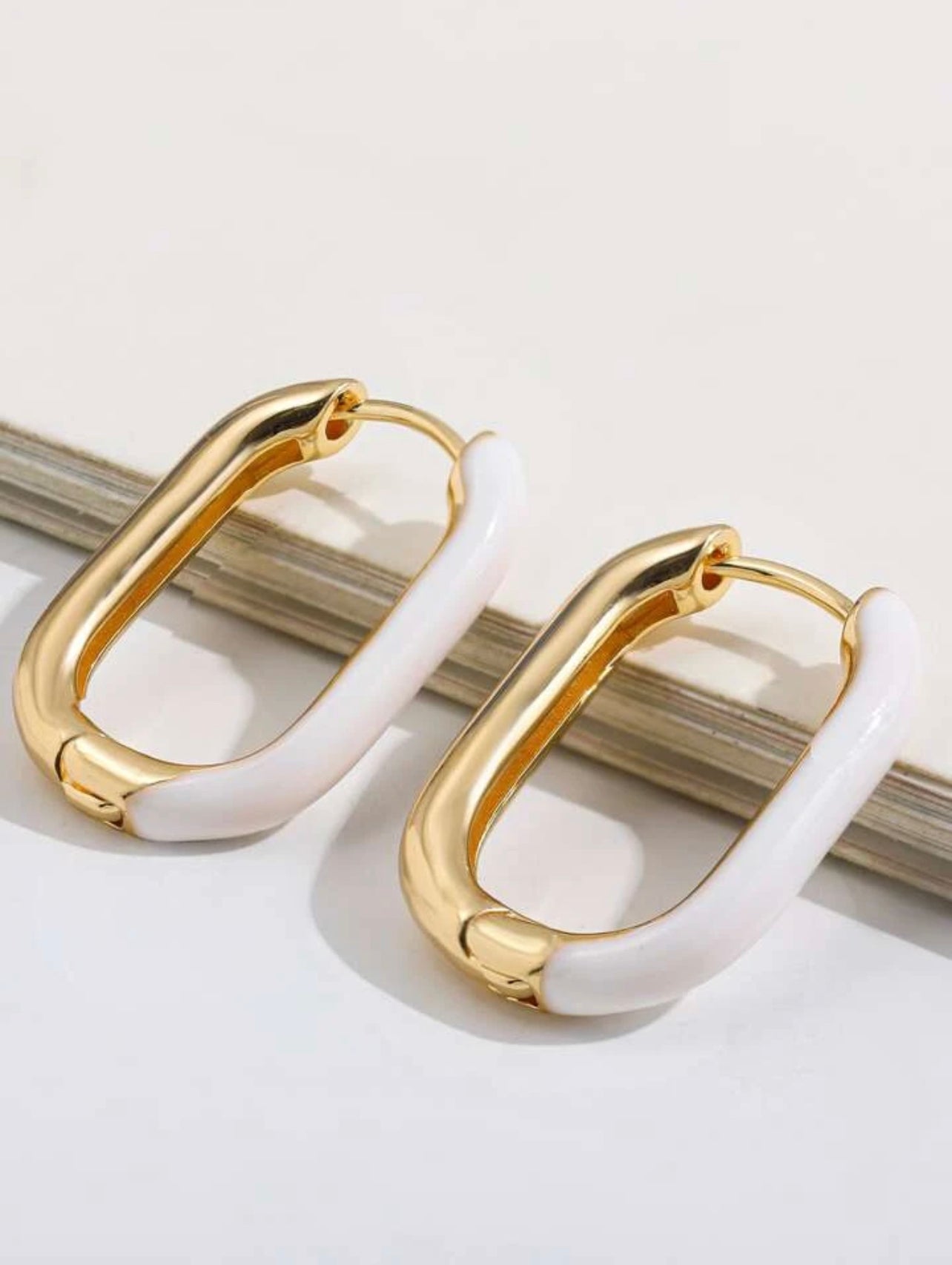 Minimalist Two Tone Hoop huggies