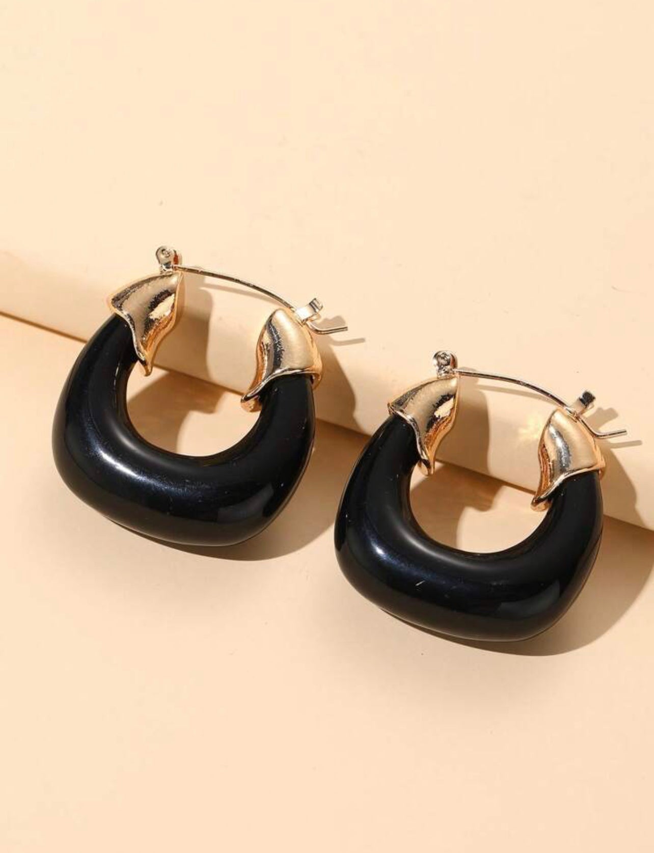 Minimalist Hoop Earring