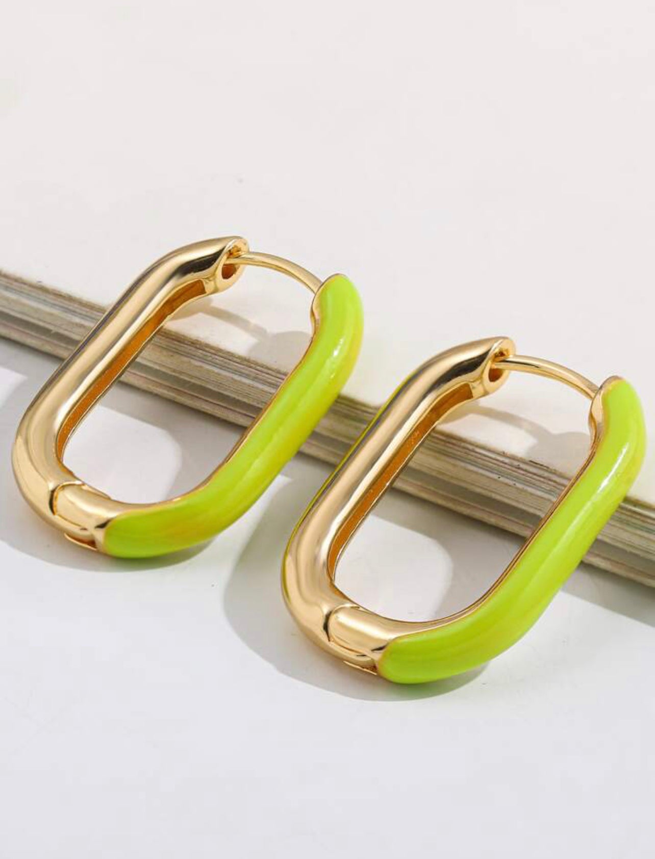 Minimalist Two Tone Hoop huggies