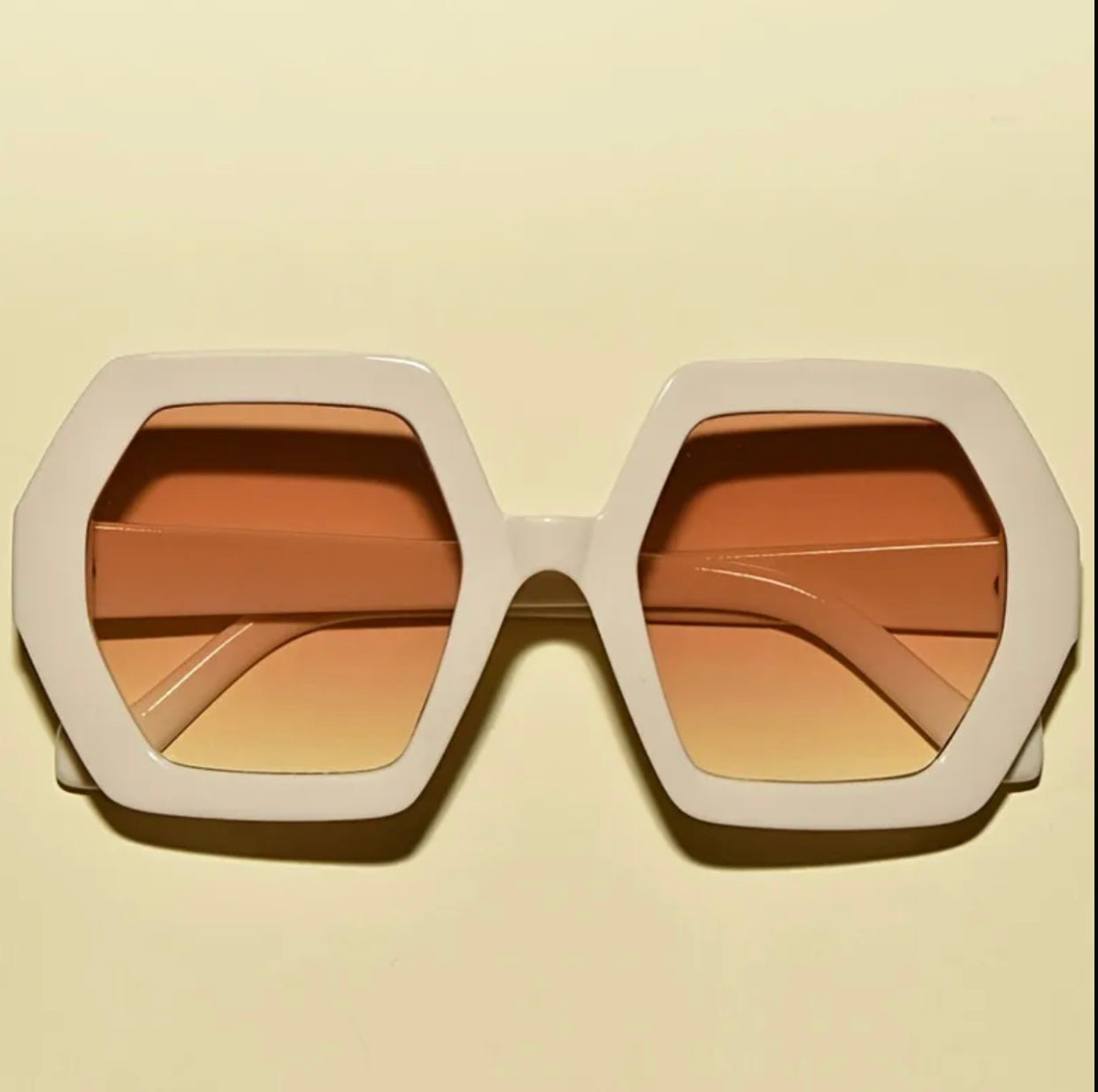 Retro Chic Oversized Sunglasses