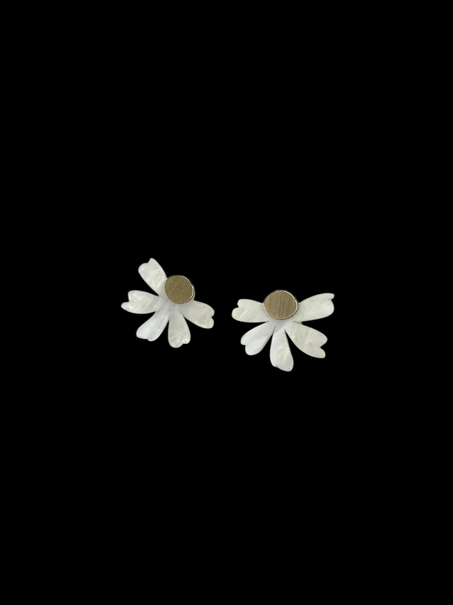 Daisy Studs