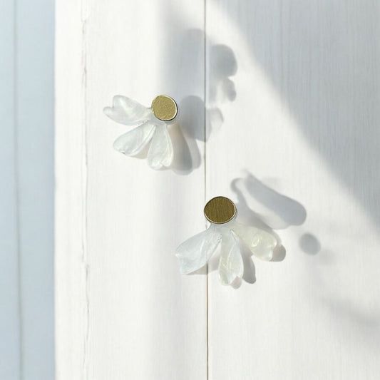 Daisy Studs