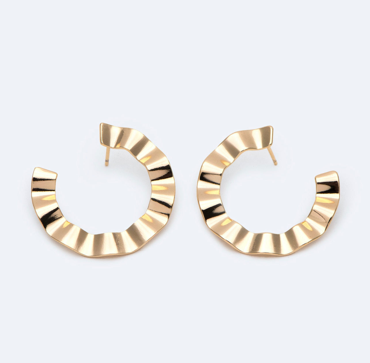 Gold Wave Circle Earrings
